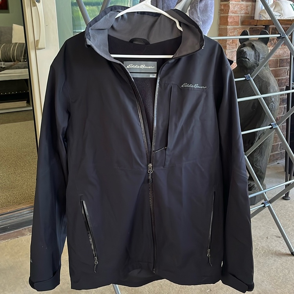 Like new Eddie Bauer men’s light coat with hood
